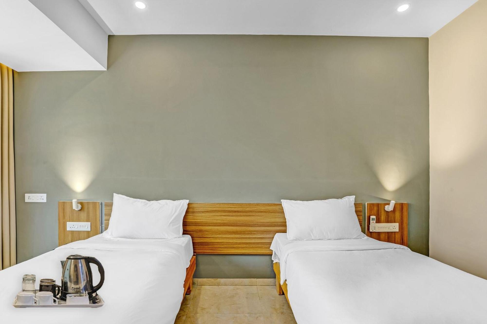 Townhouse Somani Hotel Apta Kültér fotó